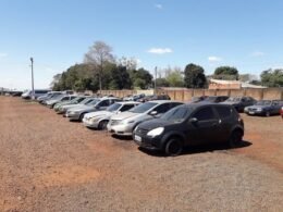 Foztrans realiza leilão de mais de 200 veículos e sucatas