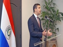 Presidente paraguaio suspende importação de armas para contribuir com segurança fronteiriça