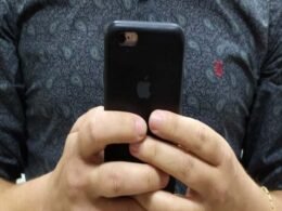 Bandidos usam fotos de crianças nuas em chamada de vídeo para chantagear vítimas