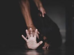 Lei aprovada pelo Senado torna hediondos crimes sexuais contra crianças