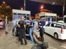 Suposto policial paraguaio é preso na Ponte da Amizade com celulares escondidos em fundo falso