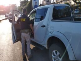 Foi recuperada caminhonete furtada antes que ela cruzasse a fronteira para o Paraguai