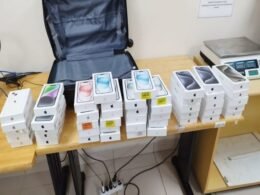Presa passageira de um ônibus contratado pela Prefeitura Municipal de Foz do Iguaçu para transporte de pacientes.