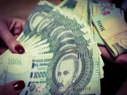 Novo salário mínimo no Paraguai faz aumentar a diferença com o salário mínimo do Brasil. Veja