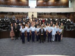 Programa estadual dos colégios cívico-militares é homenageado na Assembleia Legislativa
