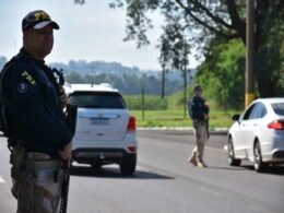 Apreendidos mais de 100 iPhones escondidos no corpo de passageiras de ônibus no Paraná