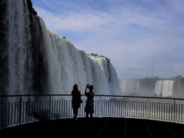 Foz do Iguaçu terá dezembro e janeiro de hotéis e comércio cheios