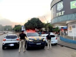 Dois carros roubados são recuperados pela PRF