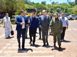 Secretário de Turismo de Foz do Iguaçu discute filas na aduana com embaixador argentino