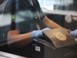 Homem é preso pela PF com passaporte falso na fronteira Brasil-Argentina