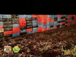 Apreensão de meio milhão em cigarros contrabandeados próximo ao lago de Itaipu