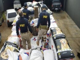 Em um dia, PRF apreende mais de 4 toneladas de maconha no Paraná