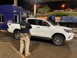 Veículo roubado é recuperado em fiscalização na aduana da Ponte da A