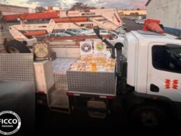 Caminhão com fundo falso é flagrado com R$ 1,7 milhão em celulares na BR-277