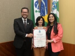 Empresária Mariza Mayer é condecorada com Título de Cidadã Honorária de Foz do Iguaçu