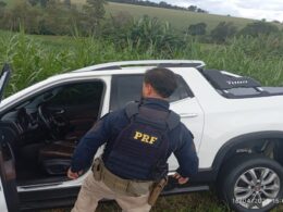 Veículo furtado é recuperado após tentativa de fuga na BR-277, em Céu Azul