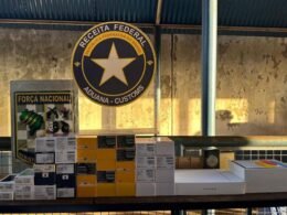 Receita Federal apreende cerca de 130 mil em mercadorias na Ponte Internacional da Amizade