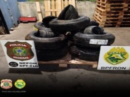 Apreendida carga de pneus contrabandeados do Paraguai na margem do Rio Paraná
