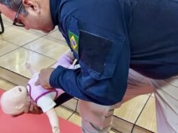 Recém-nascido engasgado com leite é salvo por PRFs no Paraná