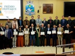 Câmara homenageia profissionais do turismo