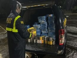 Apreendida carga “milionária” de eletrônicos escondidos em fundo falso de caminhão na BR-277