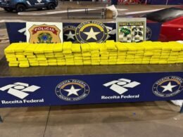 Receita Federal encontra mais de 100 kg de droga em fundo falso na Ponte Internacional da Amizade