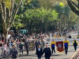 Foz celebra 111 anos com desfile cívico-militar e homenagem emocionante a heróis do resgate da menina Nicole