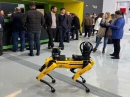 Itaipu Parquetec apresenta robô Spot na inauguração do Parque Tecnológico da Indústria em Curitiba