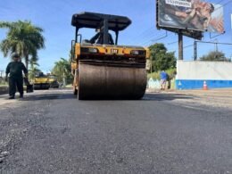 Asfalto quente, em compra emergencial, vai resolver problemas na Avenida das Cataratas