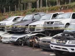 Leilão de 1.046 sucatas de veículos divididas em 103 lotes em julho