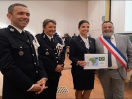 Policial rodoviária federal conclui curso de formação de oficiais na Polícia Nacional da França