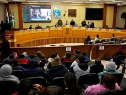 Legislativo recebe a visita de alunos do Escola Municipal Três Bandeiras