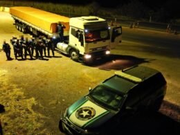Motorista de carreta é preso duas vezes, em menos de 72 horas, com carga de smartphones pela Receita Federal