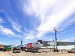 Aeroporto de Foz do Iguaçu orienta sobre documentação necessária para menores viajarem de avião