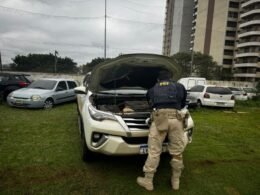 PRF recupera Hilux roubada e prende dois homens por receptação na BR-277, em Santa Terezinha de Itaipu