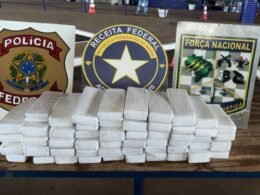 Homem paraguaio e passageira grávida são flagrados com 146,9 kg de maconha em fundo falso na Ponte da Amizade
