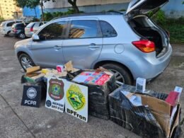 Polícia apreende SUV carregado com 720 celulares e dezenas de cigarros eletrônicos contrabandeados