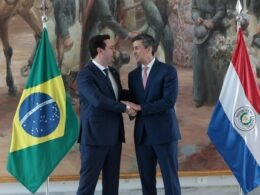 O governador Carlos Massa recebe Santiago Peña para debater novas oportunidades entre Paraná e Paraguai
