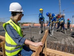 Itaipu acompanha início da concretagem do novo campus da Unila