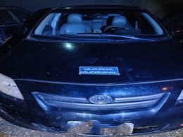 GM recupera carro roubado e apreende simulacro de arma em abordagem no Vila A