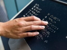 Foz do Iguaçu aprova lei que torna obrigatórios mapas táteis em Braille em locais de grande circulação