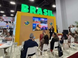 Foz do Iguaçu e Paraná brilham na maior feira de turismo das Américas, em Las Vegas