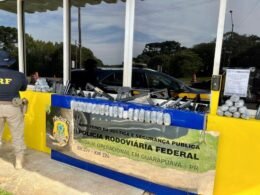 Três pessoas são presas com armas de guerra e drogas em veículo com placas paraguaias