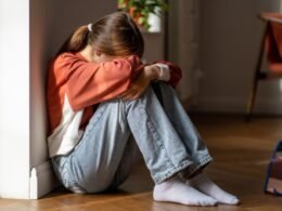 Conscientização sobre depressão na adolescência terá campanha permanente em Foz