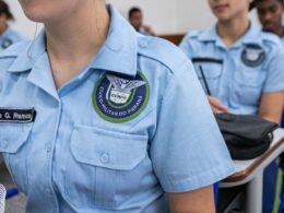 Estudo mostra melhora em disciplina e rendimento de alunos após adoção do modelo cívico-militar no Paraná