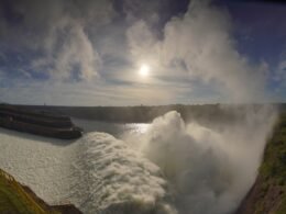 Itaipu abre o vertedouro neste domingo (09)