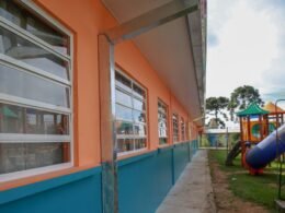 Escolas não podem reter documentos nem exigir “nada consta”, alerta Procon-PR