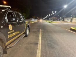 Dois menores são apreendidos com mais de 15 caixas de cigarros contrabandeados em Foz