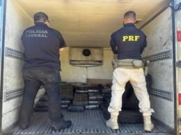 Vídeo: motorista foge por 15 km, abandona caminhão e é preso com 1 tonelada de maconha no Paraná