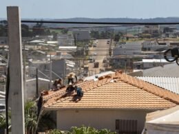 Reconstrução avança em Rio Bonito do Iguaçu após tornado; coberturas das casas devem ser concluídas neste fim de semana